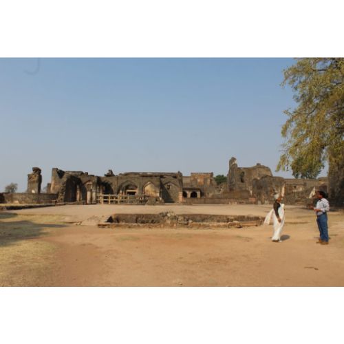Mandu: Mosiacs of History and Architect