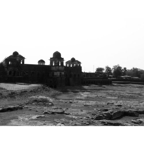 Mandu: Mosiacs of History and Architect